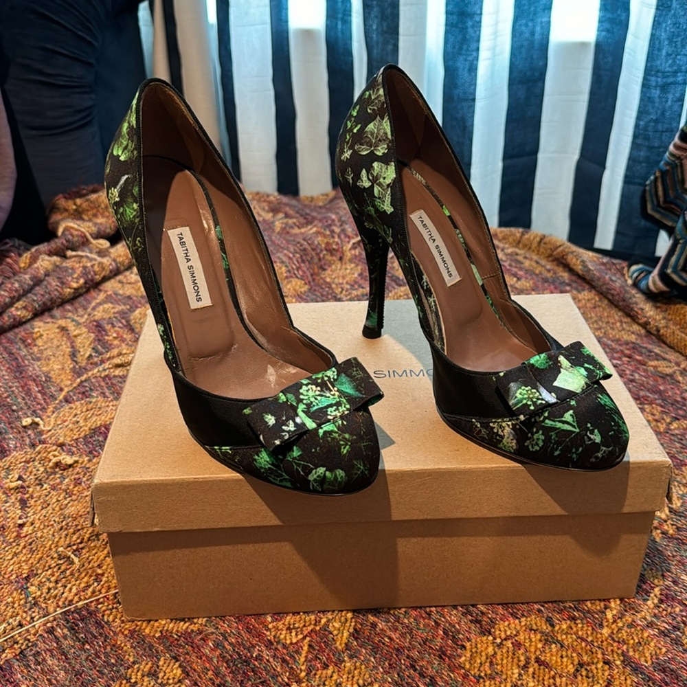 Tabitha Simmons Black/Green satin heels